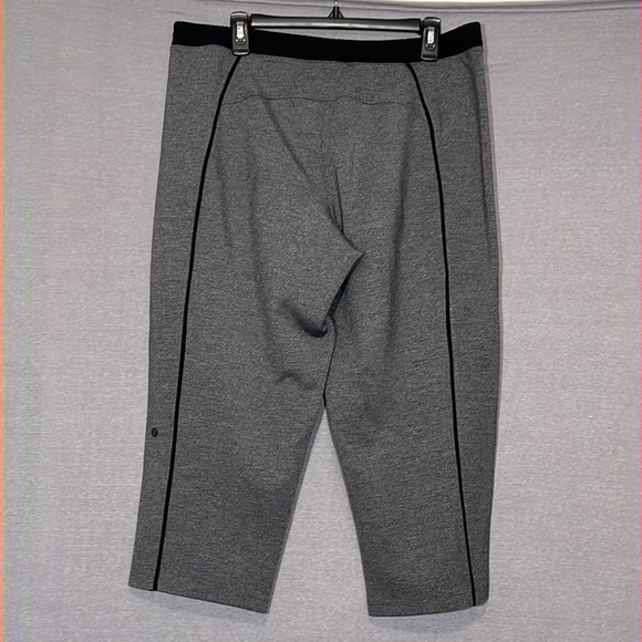 Lululemon Light Strides Crop Pants size 12 - Picture 3 of 10
